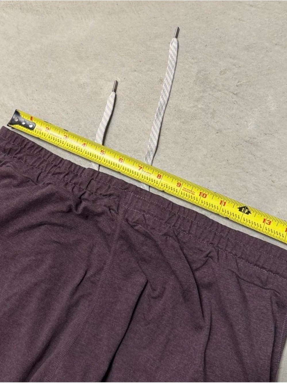 Vuori Performance Jogger Heathered Maroon/Plum Medium EUC - Picture 5 of 6
